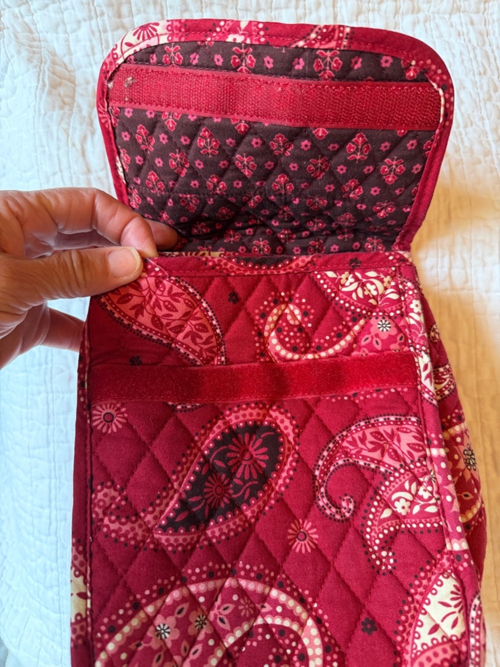 Vera Bradley Quilted Paisley lunch Bag/tote  - Red w/black & cream. Handle. - Picture 3 of 8